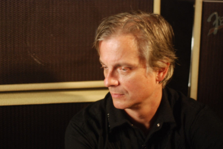 Duane Denison teaches at Lessonface.com