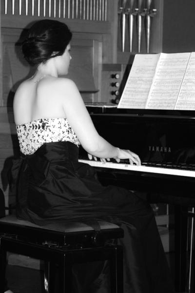 Good hand position and posture for piano