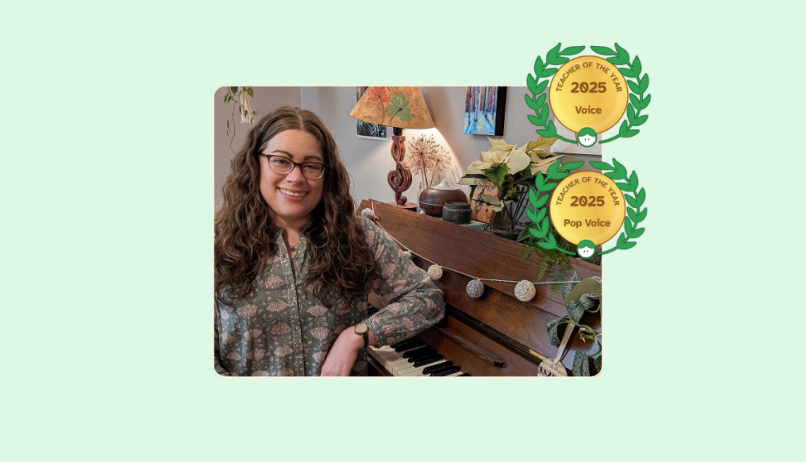 Image of Jillian Comrie in her music studio with her piano