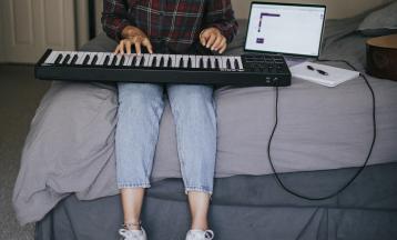 How to Warm Up Your Voice Before Performing